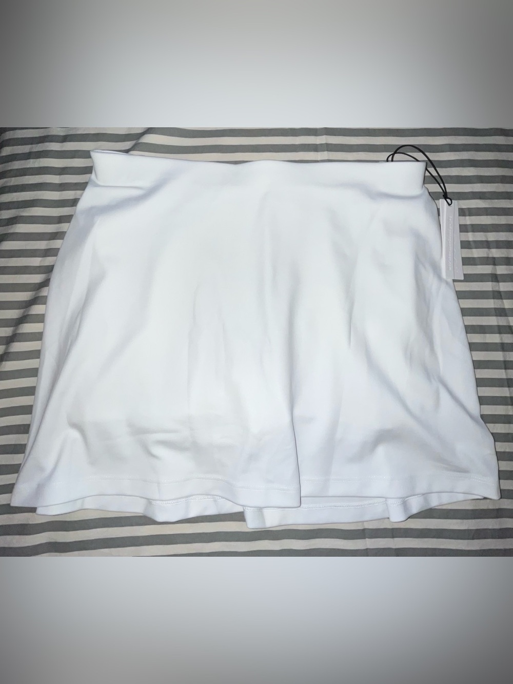 Paragon Fitwear Reluna Ace Mid-Rise Mini Skort in White Size M